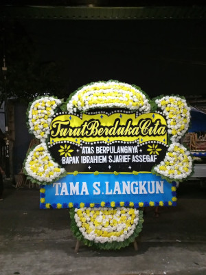 Papan Bunga Duka di Gunung Tandala