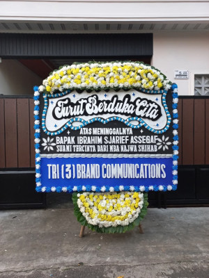 Papan Bunga Duka di Gunung Tandala